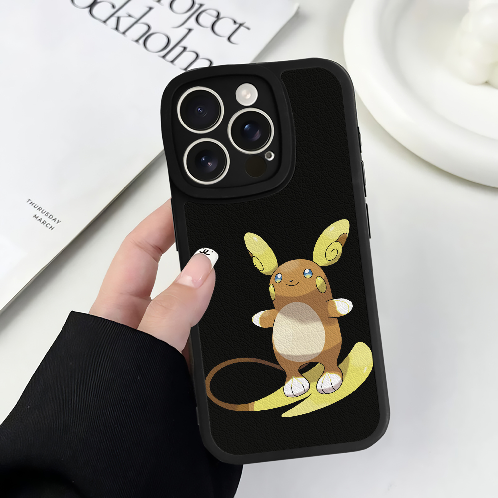 （画像用） ポケットモンスター Pokémon 【iPhone 16シリーズ対応】シリコンスマホケース（レザー調） 材質：シリコン